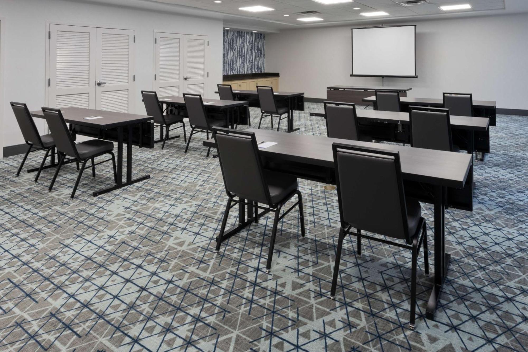 Hilton Garden Inn Birmingham Se/Liberty Park Exterior photo